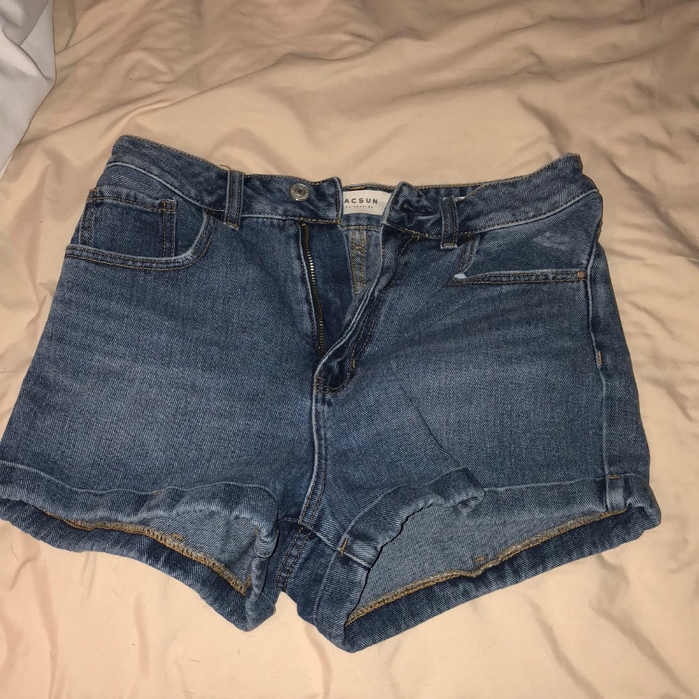 HIGH WAISTED MOM SHORT